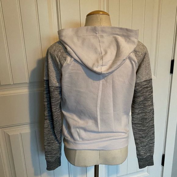 🍁50% Off Sale 🍁 Pink Hoodie - Picture 2 of 3